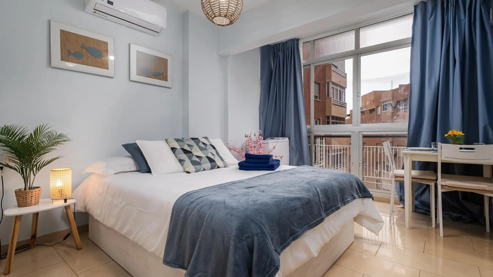 Beach House Apartment, Playa Malagueta Malaga Apartment